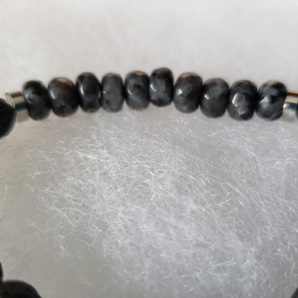 2/15$ NWOT labradorite and lava beads stretch bracelet - Picture 2 of 2
